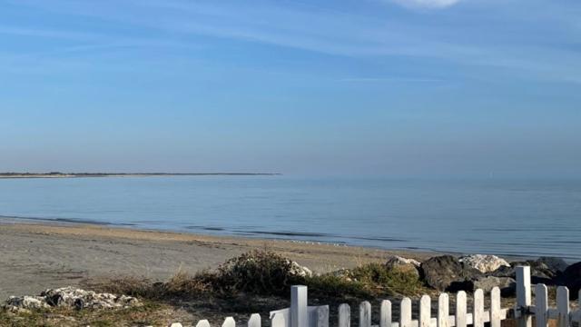 Maison Sur La Plage Avec Vue Mer Panoramique Le Martray Buitenkant foto